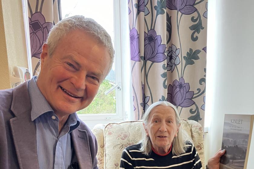 Ravenhurst resident Jean is delighted to welcome author Francis Engleheart to her home
