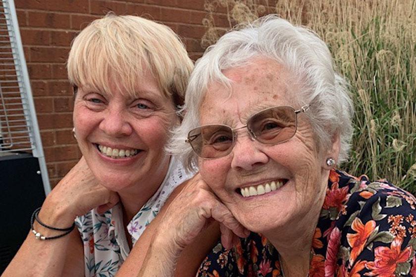 Lois and mum Margaret, who had respite care at Briggs Lodge Residential and Nursing Home, our care home in Devizes 