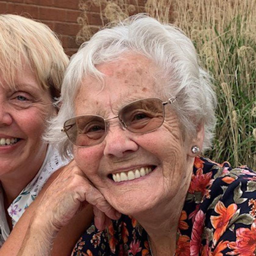 Lois and mum Margaret, who had respite care at Briggs Lodge Residential and Nursing Home, our care home in Devizes 